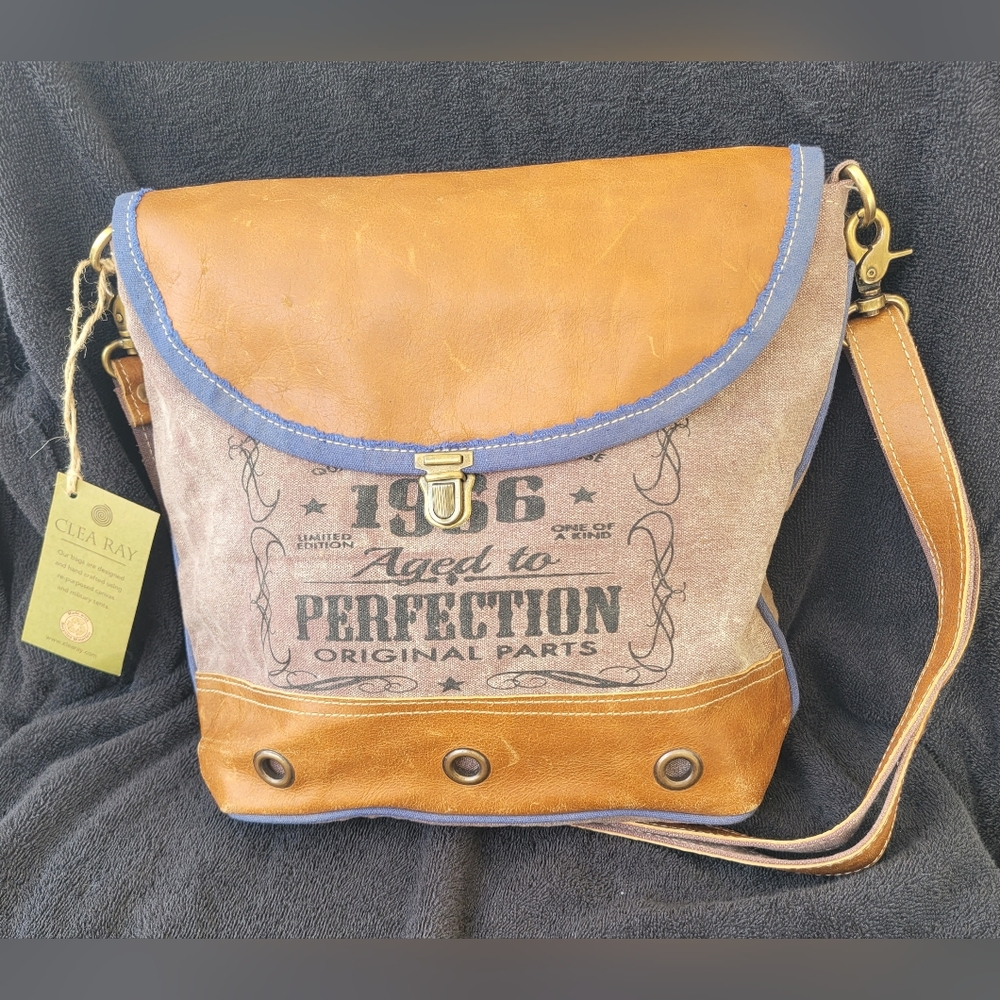 New with tags Clea Ray Tote - Large